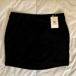 Size M- Black Mini Skirt